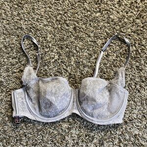 Victoria's Secret Dream Angels Unlined Balconette Bra Women’s 34 D Gray Lace